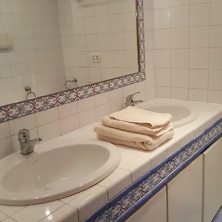 La Casa Degli Ospiti * Neapol