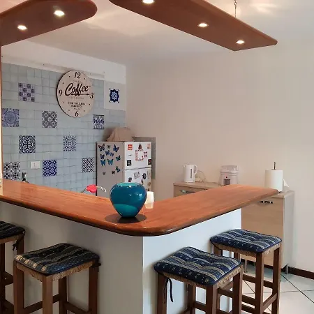 아파트 La Casa Degli Ospiti *